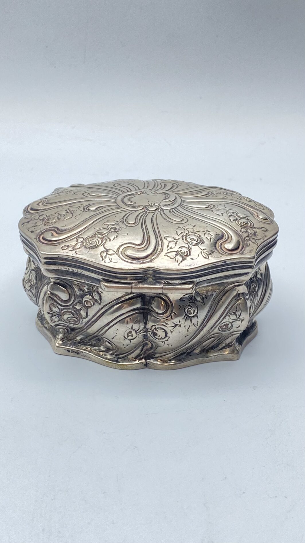 ANTICO PORTAGIOIE IN ARGENTO. FRANCIA XVIII sec. - immagine 5