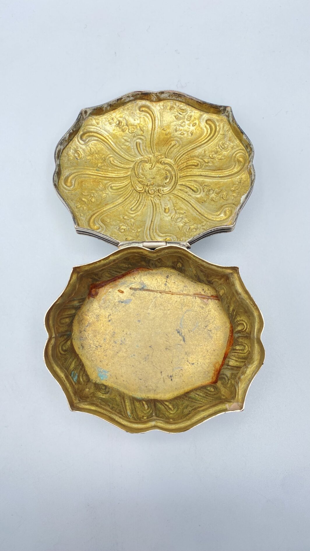 ANTICO PORTAGIOIE IN ARGENTO. FRANCIA XVIII sec. - immagine 9