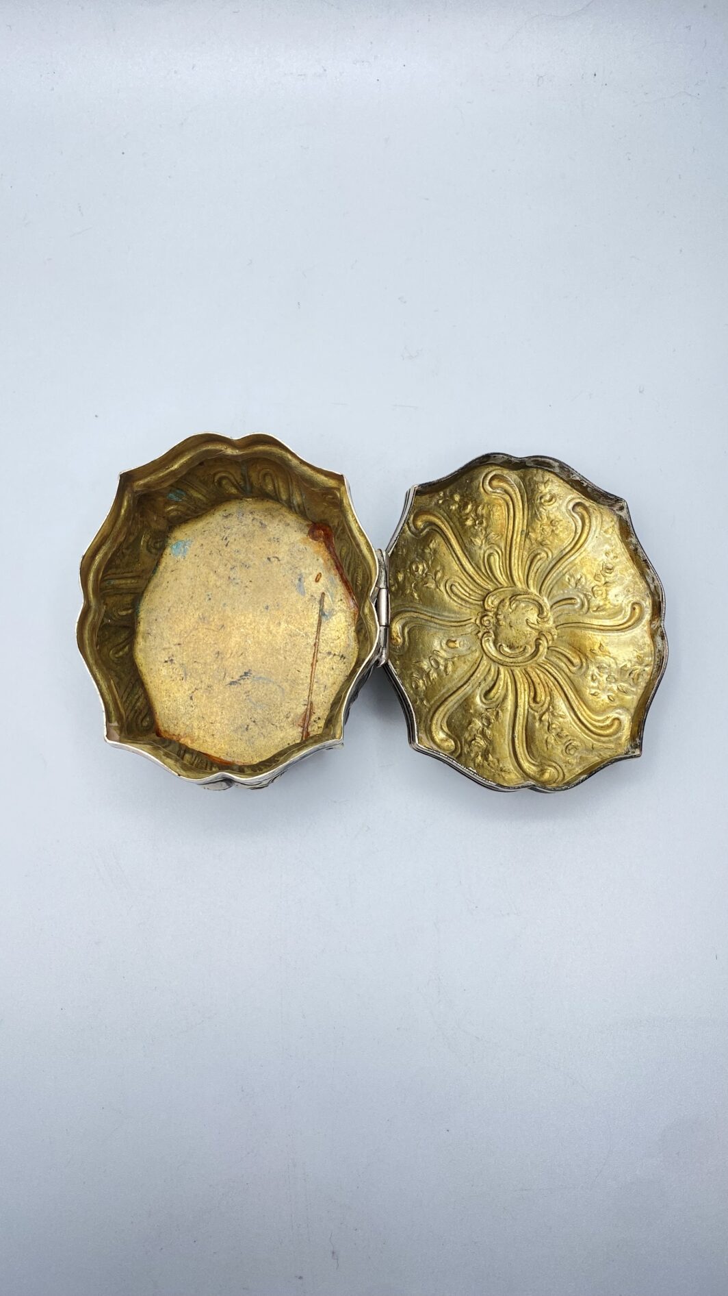 ANTICO PORTAGIOIE IN ARGENTO. FRANCIA XVIII sec. - immagine 10