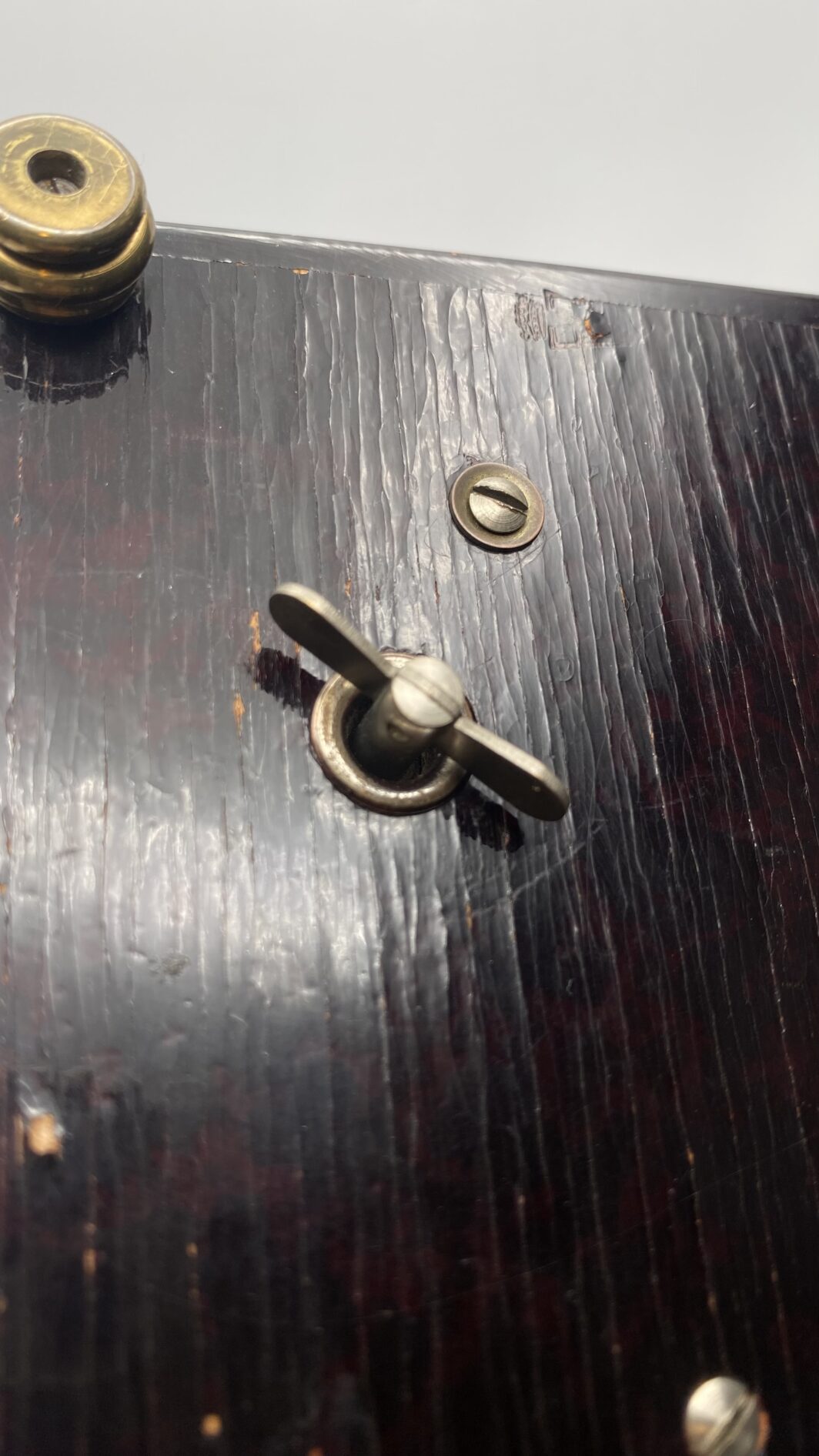 PORTAGIOIE ART DECO IN LEGNO CON CARILLON E MINIATURA DI MADAME ELISABETH DI FRANCIA. FRANCIA, PRIMA METÀ DEL XX sec. - immagine 11