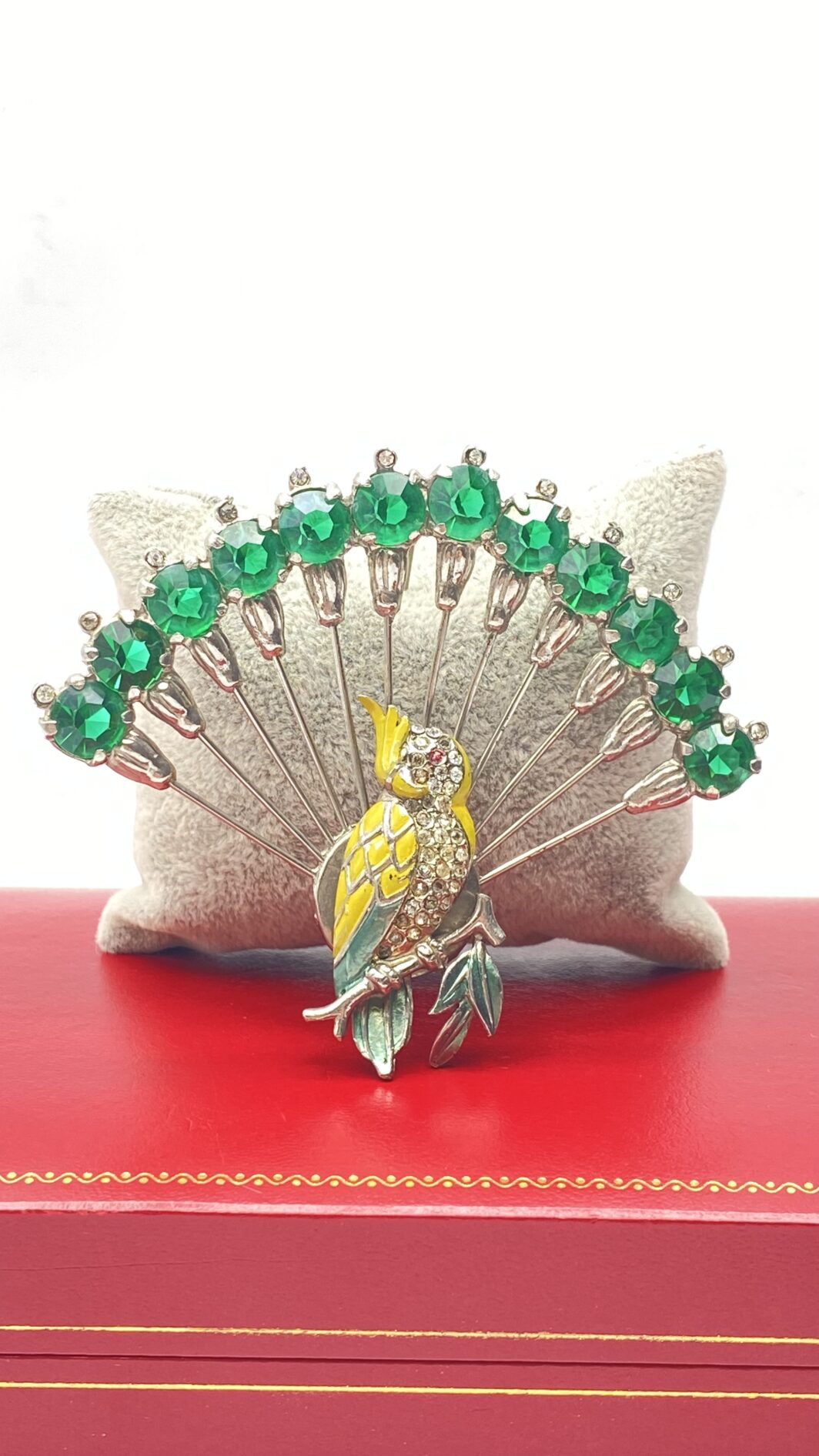 SPILLA ART DECO. BIGIOTTERIA VINTAGE. USA ANNI ‘30.