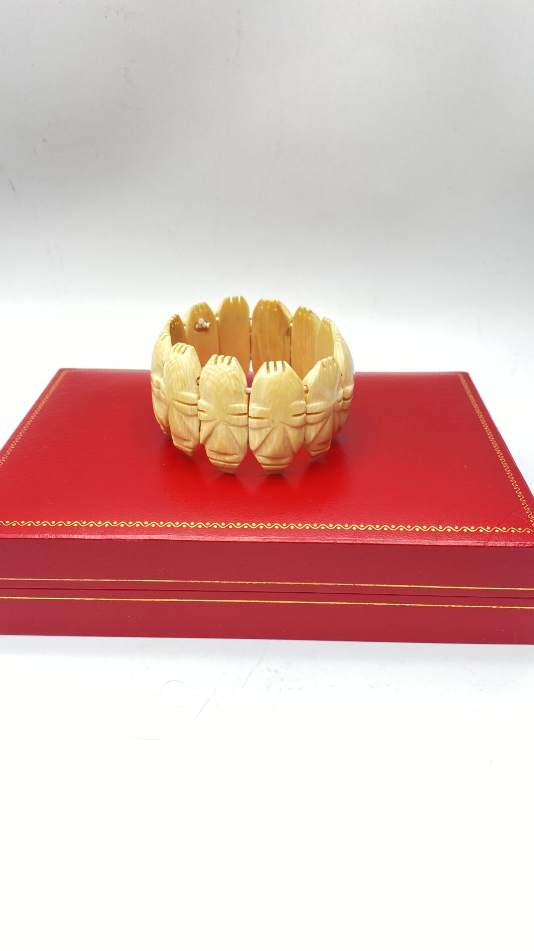MASCHERE MASAI. BRACCIALE VINTAGE IN OSSO, ANNI ‘40/‘50. - immagine 7