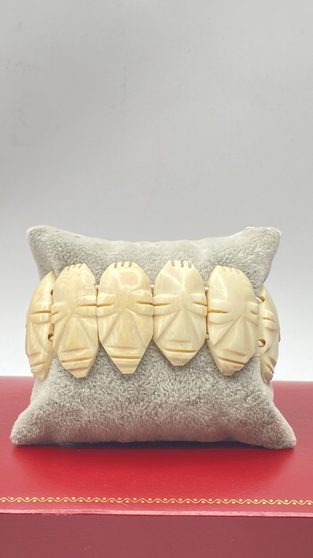 MASCHERE MASAI. BRACCIALE VINTAGE IN OSSO, ANNI ‘40/‘50. - immagine 4