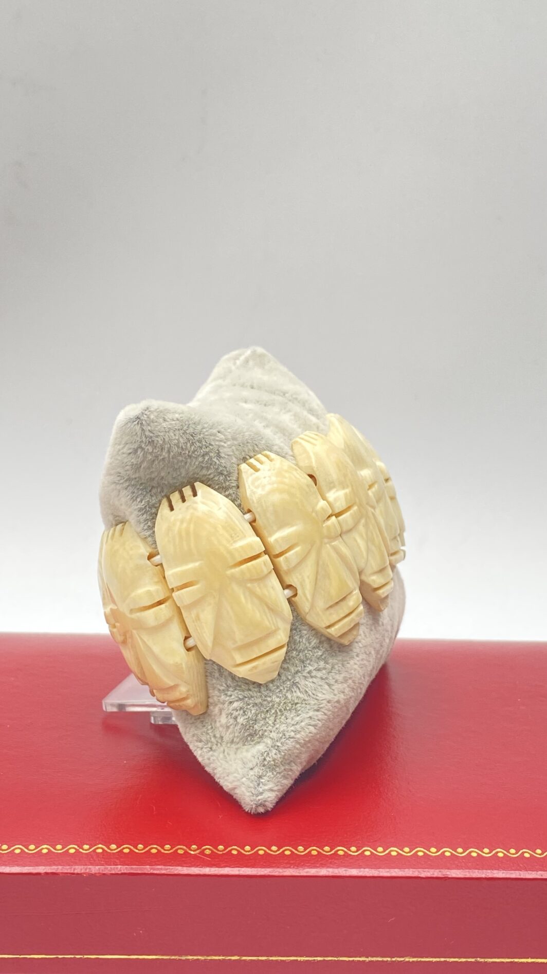 MASCHERE MASAI. BRACCIALE VINTAGE IN OSSO, ANNI ‘40/‘50. - immagine 5