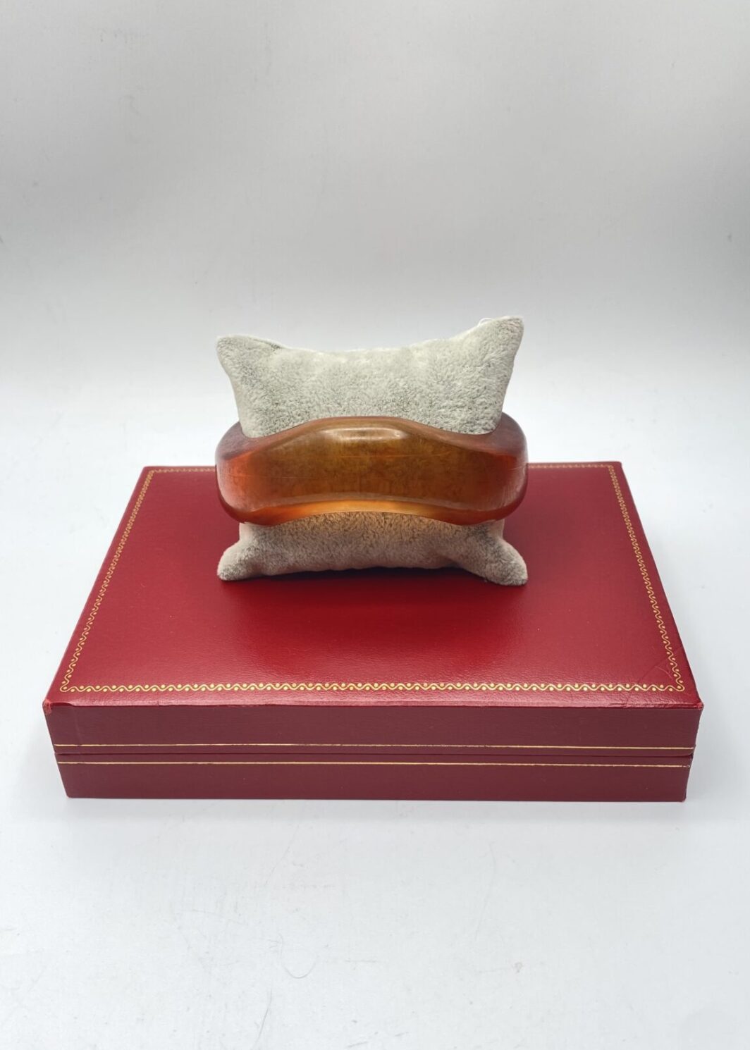 BRACCIALE IN LUCITE. VINTAGE ANNI ‘40.