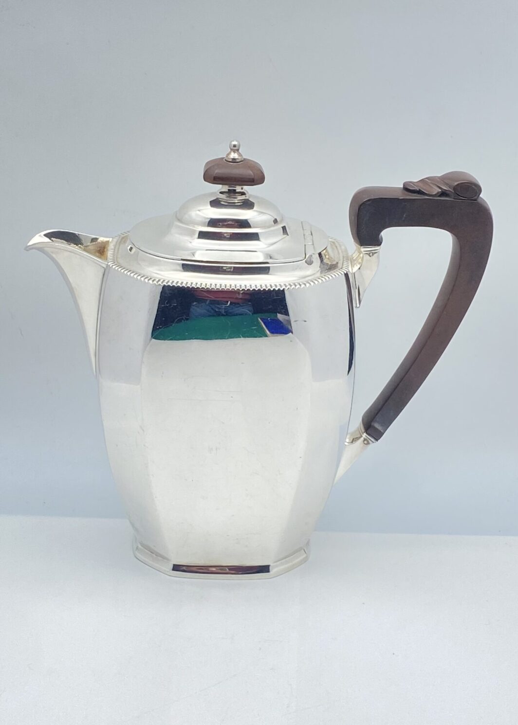 WILLIAM SUCKLING. CAFFETTIERA IN SHEFFIELD. CITTÀ DI BIRMINGHAM 1895.