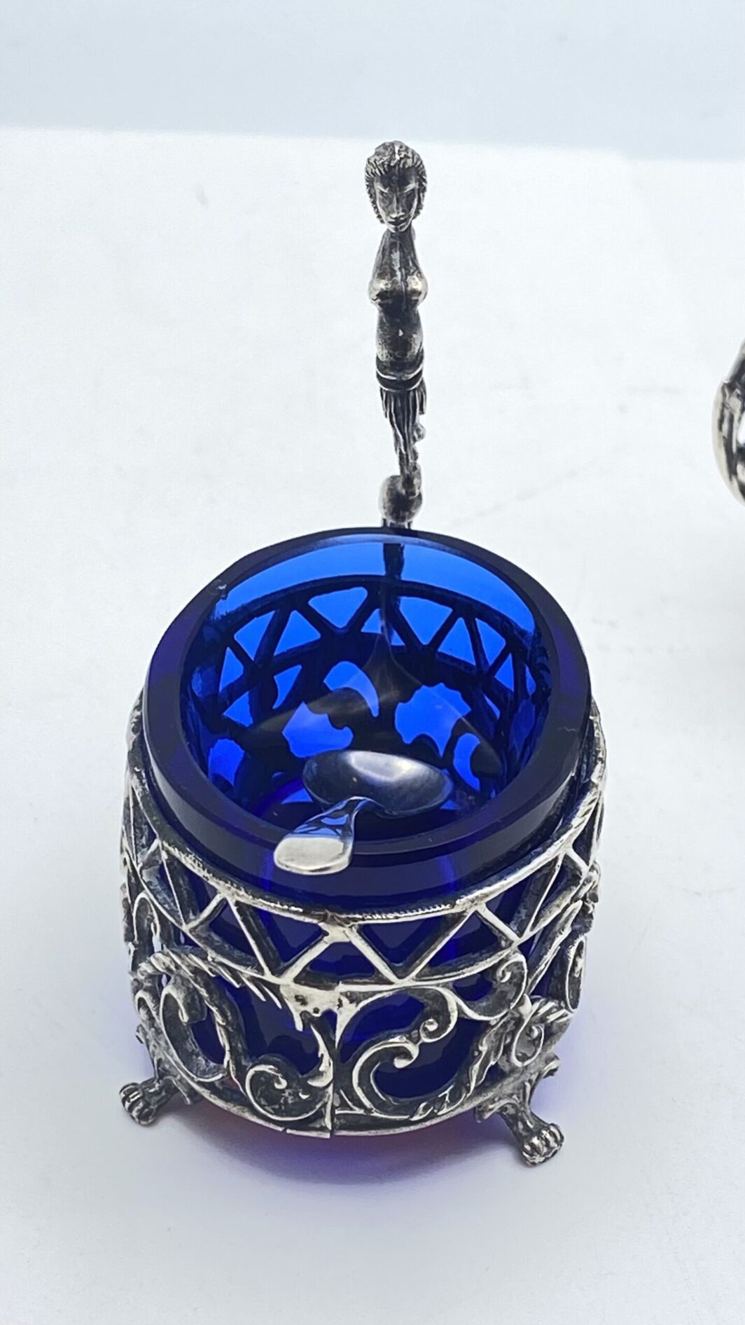 ARGENTO. PAIO DI SALIERE CON OPALINE BLU. SECONDA METÀ XIX sec. - immagine 8