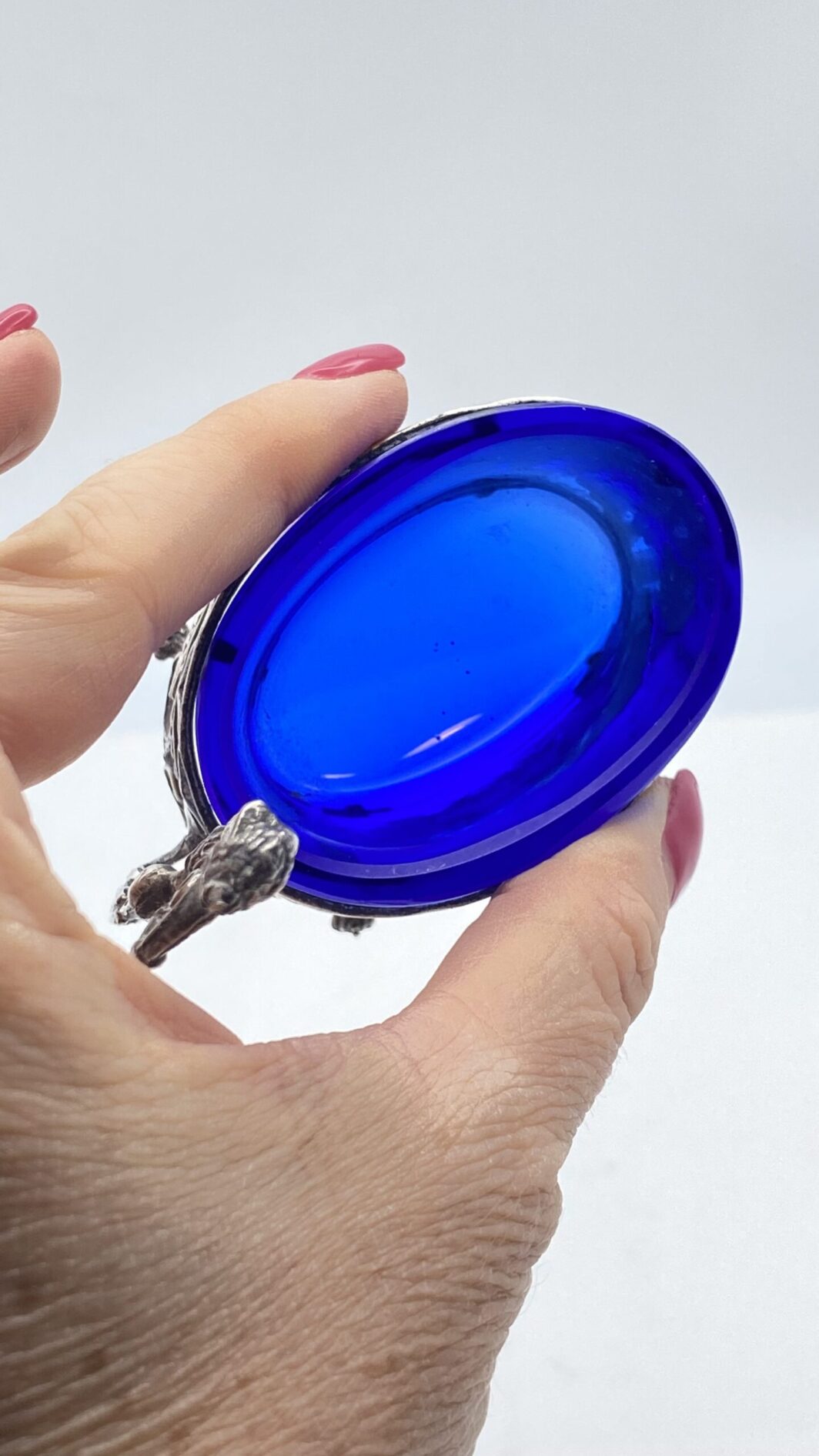 ARGENTO. PAIO DI SALIERE CON OPALINE BLU. SECONDA METÀ XIX sec. - immagine 11