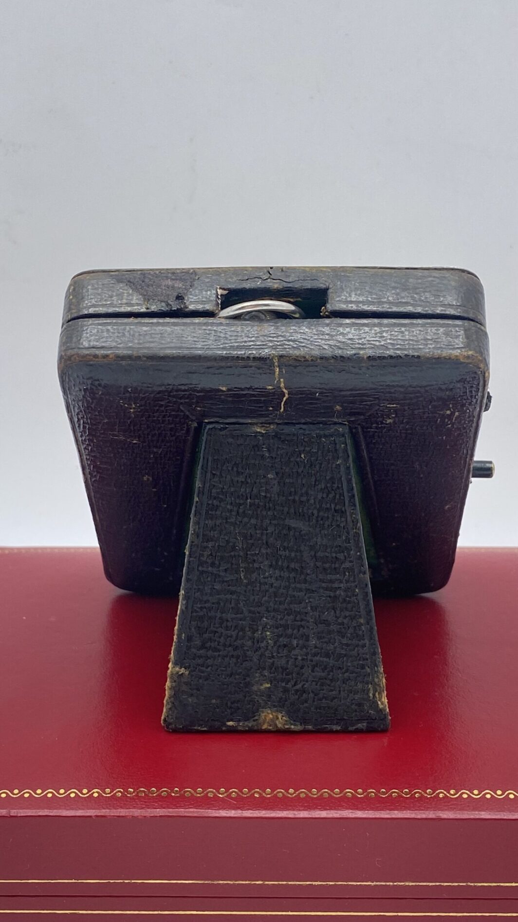 ARGENTO E ORO. OROLOGIO DEL 1892 CON PORTAOROLOGIO DATATO 1908. - immagine 9