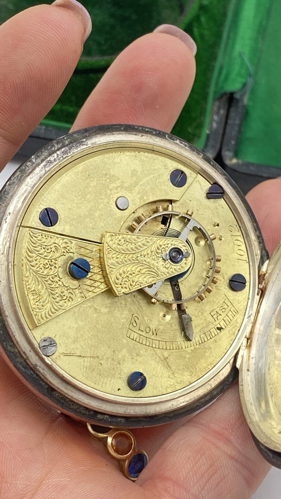 ARGENTO E ORO. OROLOGIO DEL 1892 CON PORTAOROLOGIO DATATO 1908. - immagine 17