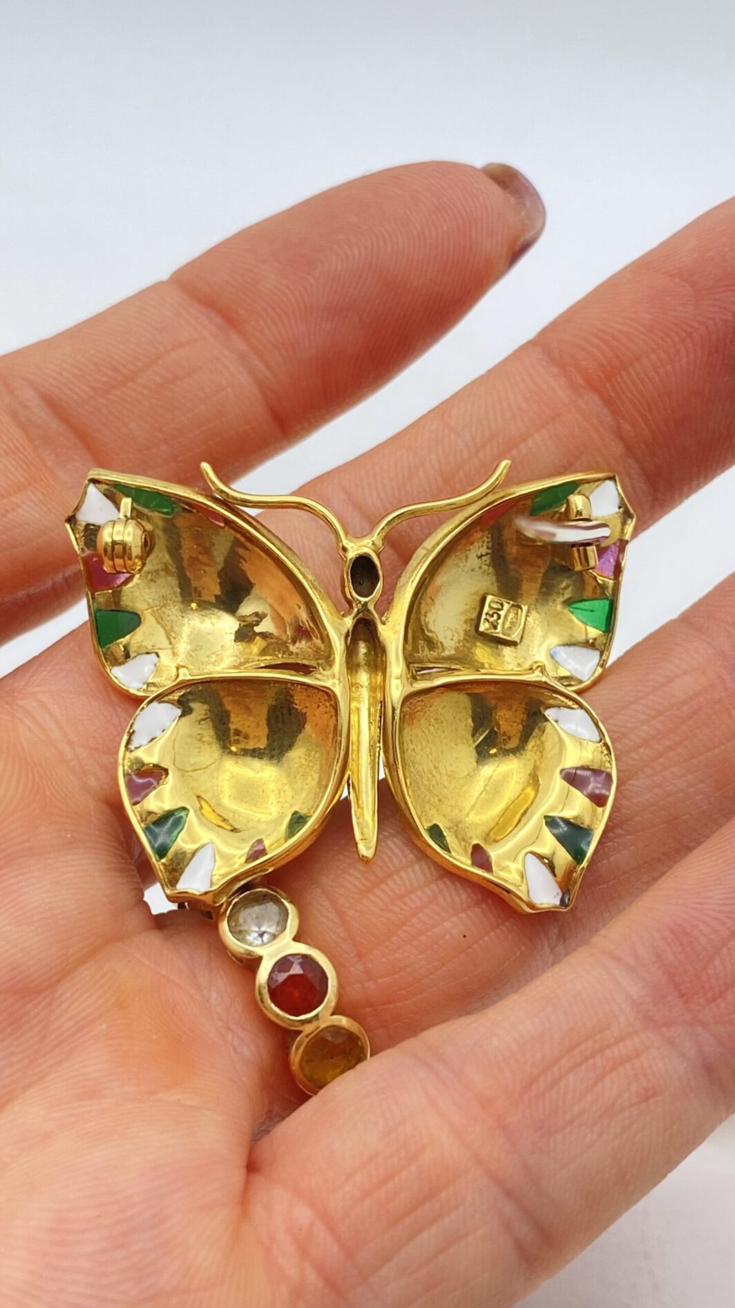 ORO 18KT E SMALTI. SPILLA A FARFALLA VINTAGE ANNI ‘50/‘60. - immagine 4