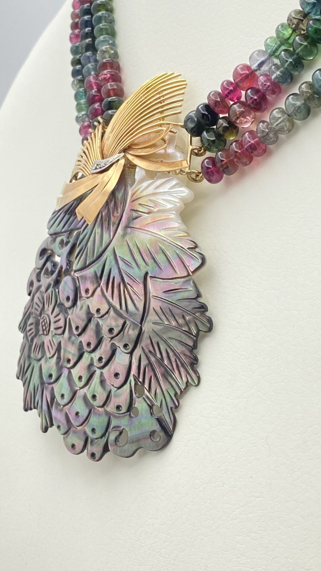 ORO, BRILLANTI, TORMALINE E MADREPERLA. COLLANA VINTAGE - immagine 10