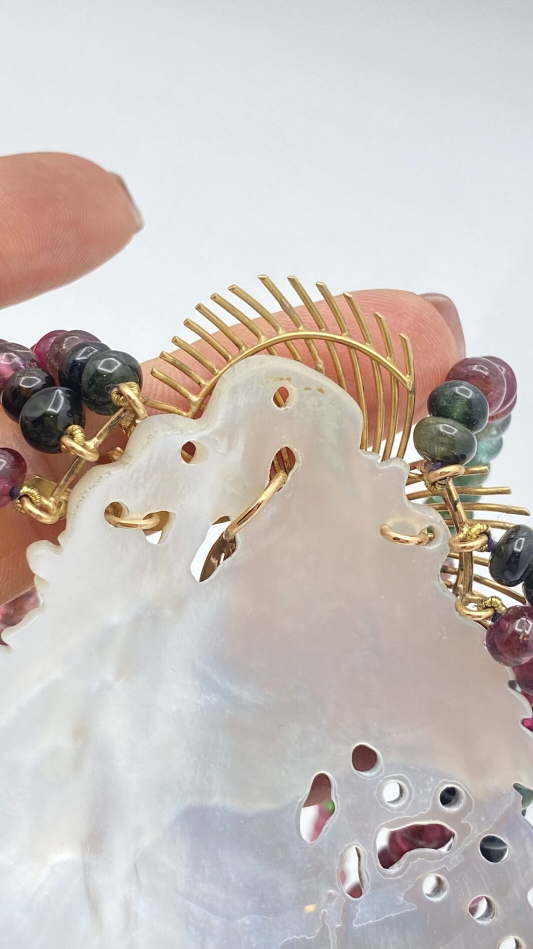 ORO, BRILLANTI, TORMALINE E MADREPERLA. COLLANA VINTAGE - immagine 16