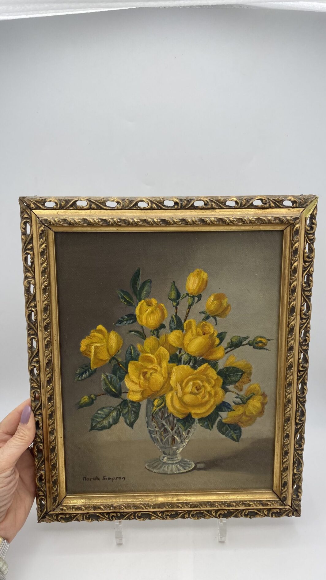 NORAH SIMPSON (1895-1974). ‘’ROSE GIALLE’’. OLIO SU TELA. - immagine 5