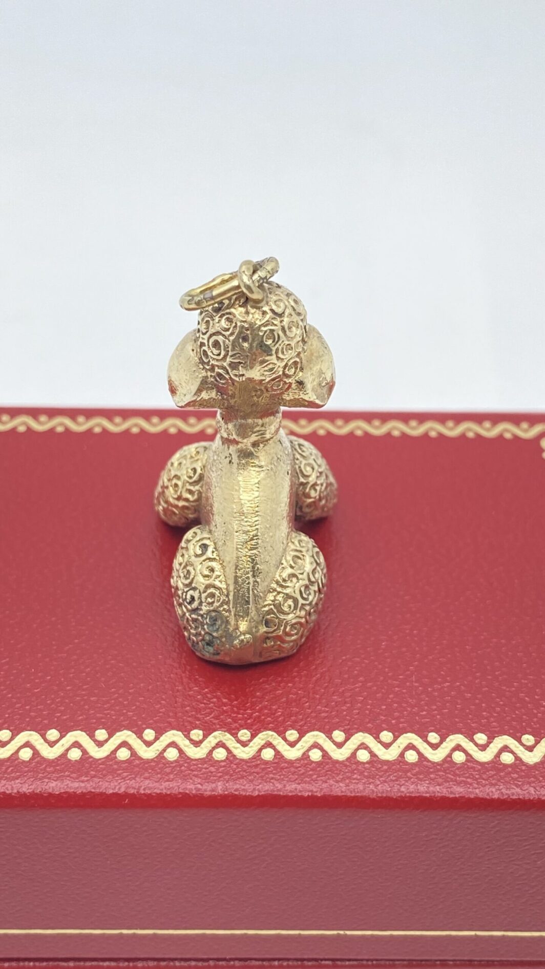 ARGENTO DORATO. CANE BARBONCINO. PENDENTE VINTAGE ANNI ‘50. - immagine 7