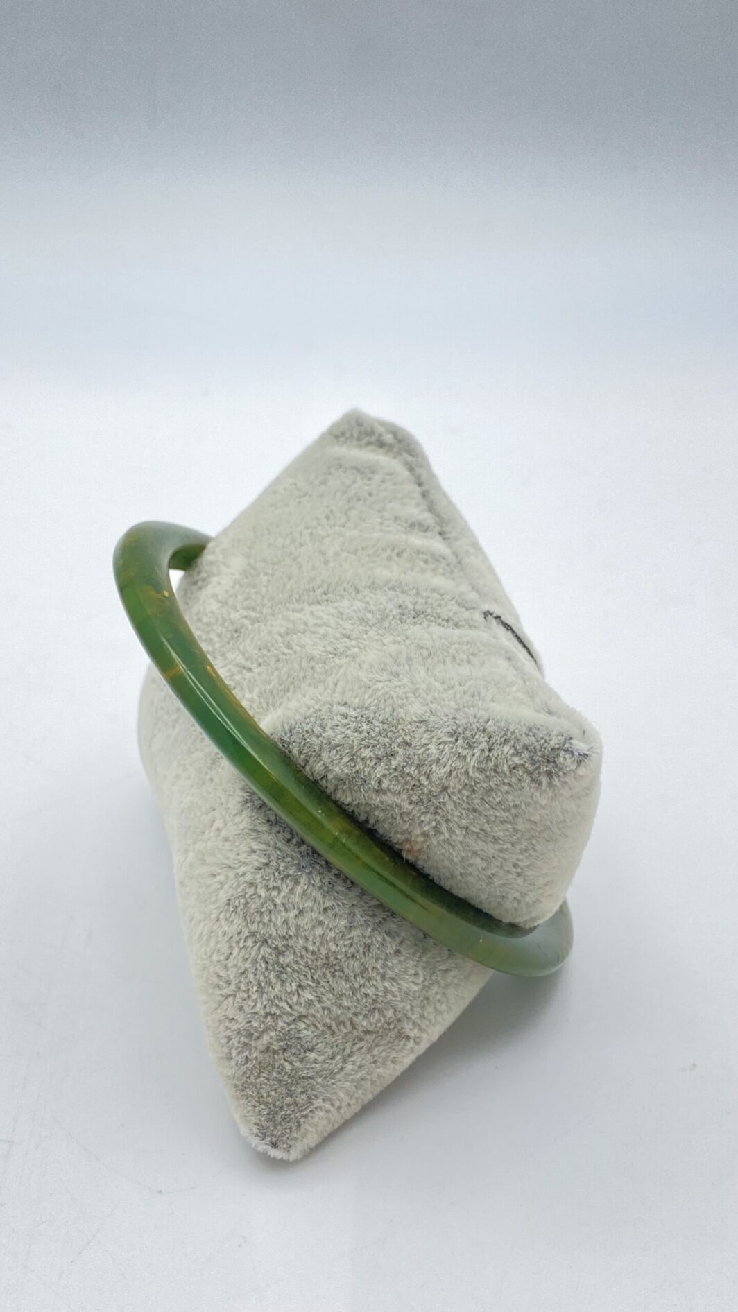 BACHELITE. BRACCIALE VERDE OLIVA MARMORIZZATO. USA ANNI ‘40. - immagine 5