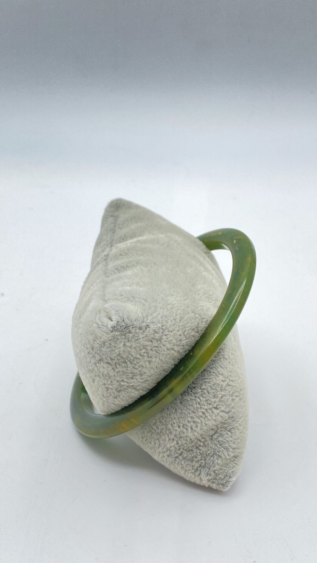 BACHELITE. BRACCIALE VERDE OLIVA MARMORIZZATO. USA ANNI ‘40. - immagine 7