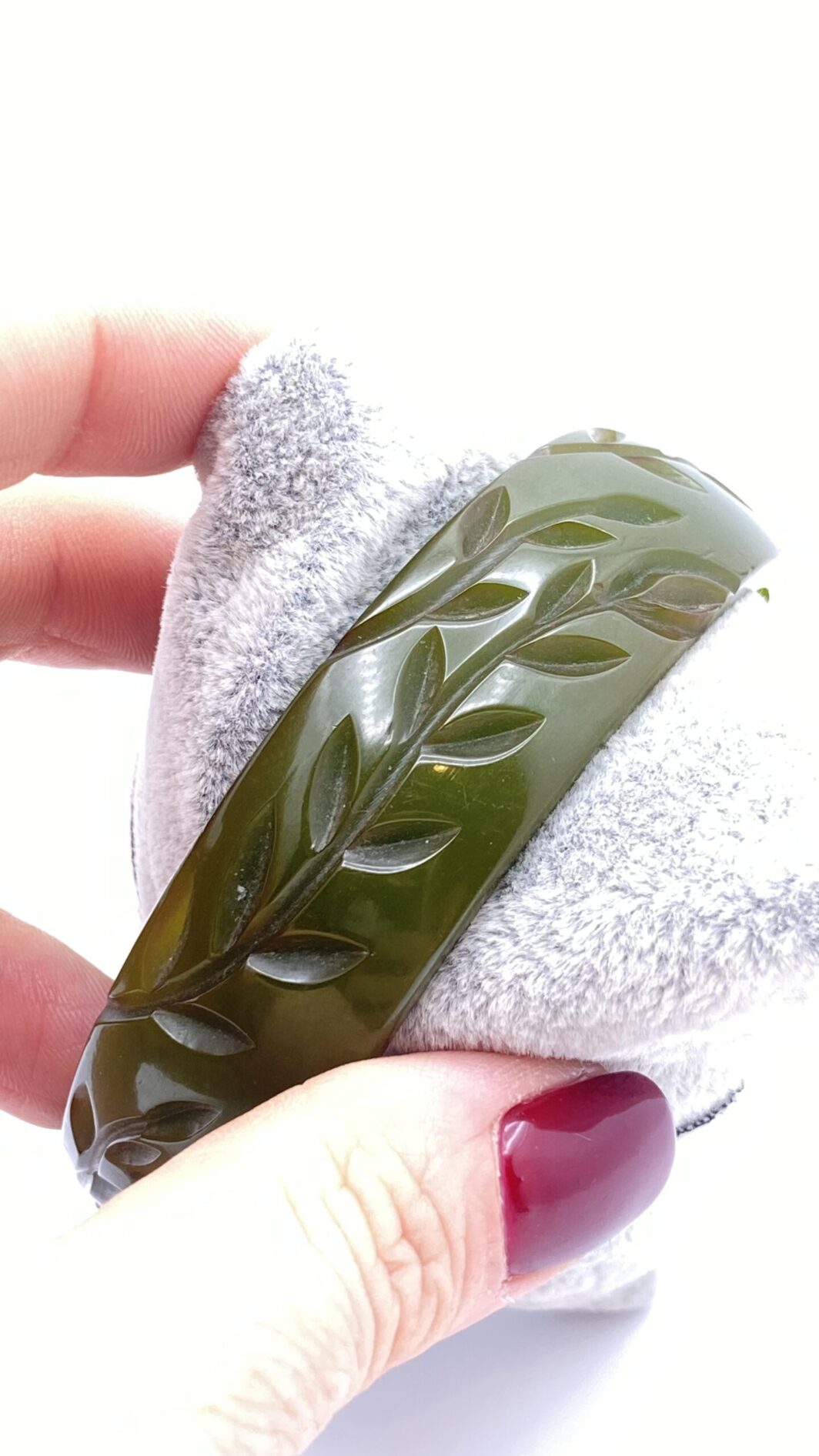 BACHELITE INCISA. BRACCIALE VERDE CREMA DI SPINACI. USA ANNI ‘40. - immagine 4