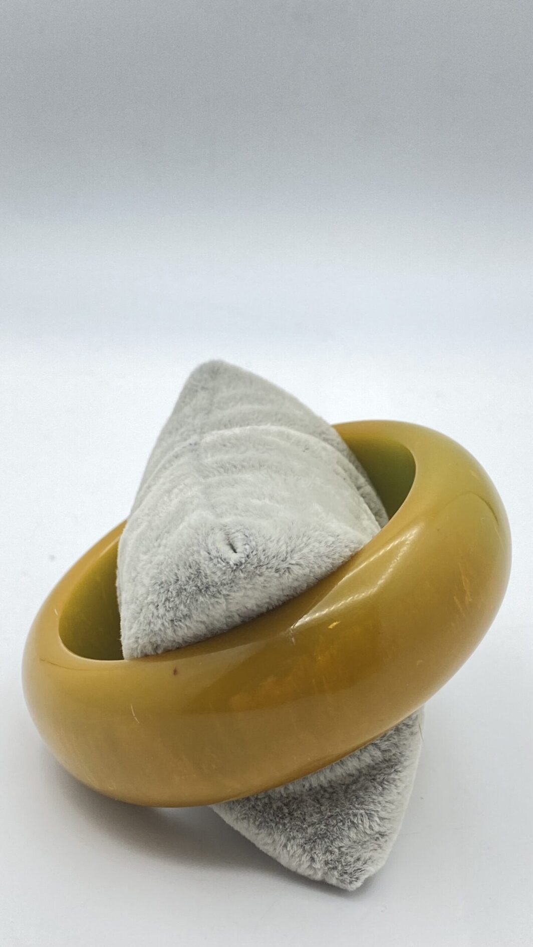 BACHELITE. BRACCIALE COLOR MOSTARDA. USA ANNI ‘40 - immagine 6