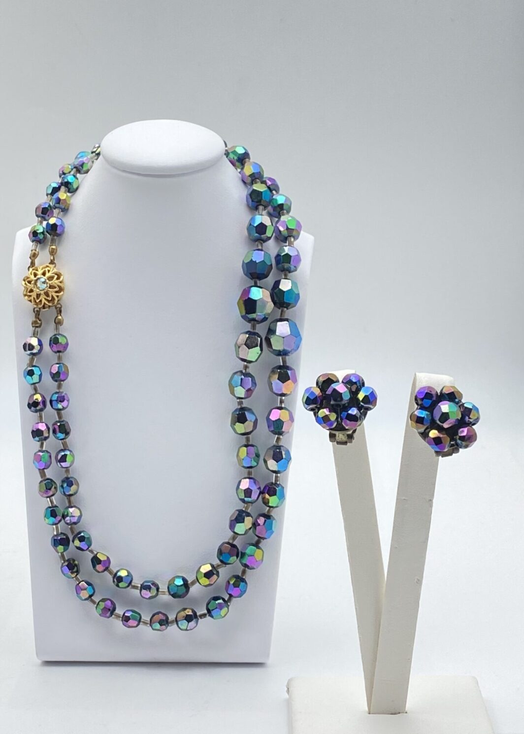 CRISTALLI SWAROVSKI AURORA BOREALIS. PARURE VINTAGE. ANNI ‘50