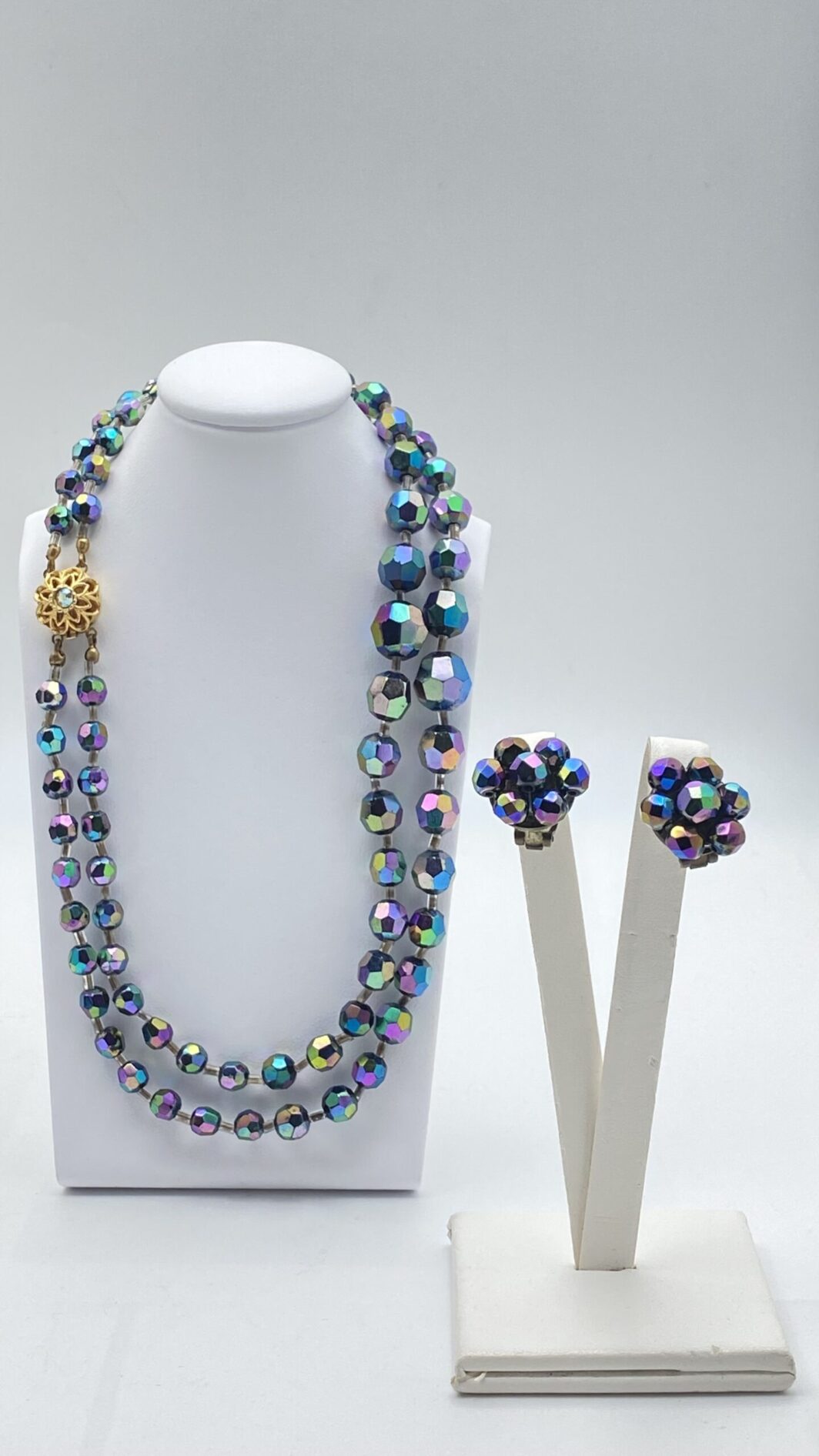 CRISTALLI SWAROVSKI AURORA BOREALIS. PARURE VINTAGE. ANNI ‘50