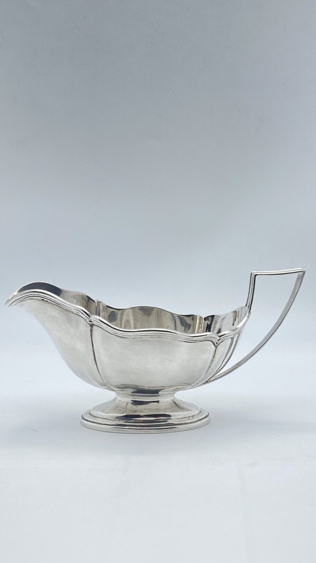 ARGENTO. ELEGANTE SALSIERA. EPOCA GIORGIO IV. ANNO 1823. - immagine 2