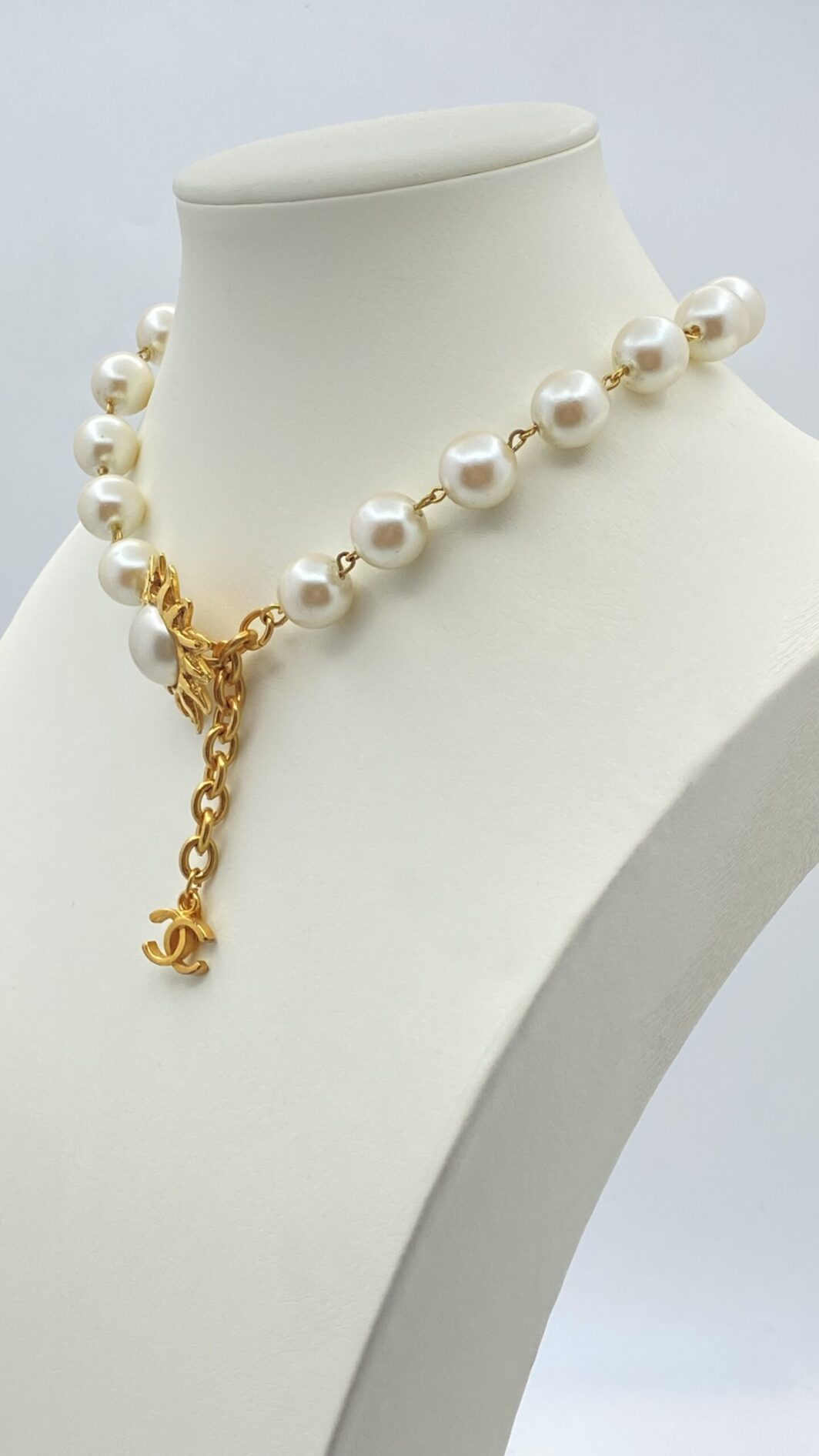 “CHANEL”. COLLIER DI PERLE SUNBURST. PARIGI, COLLEZIONE ANNI ‘90. - immagine 4