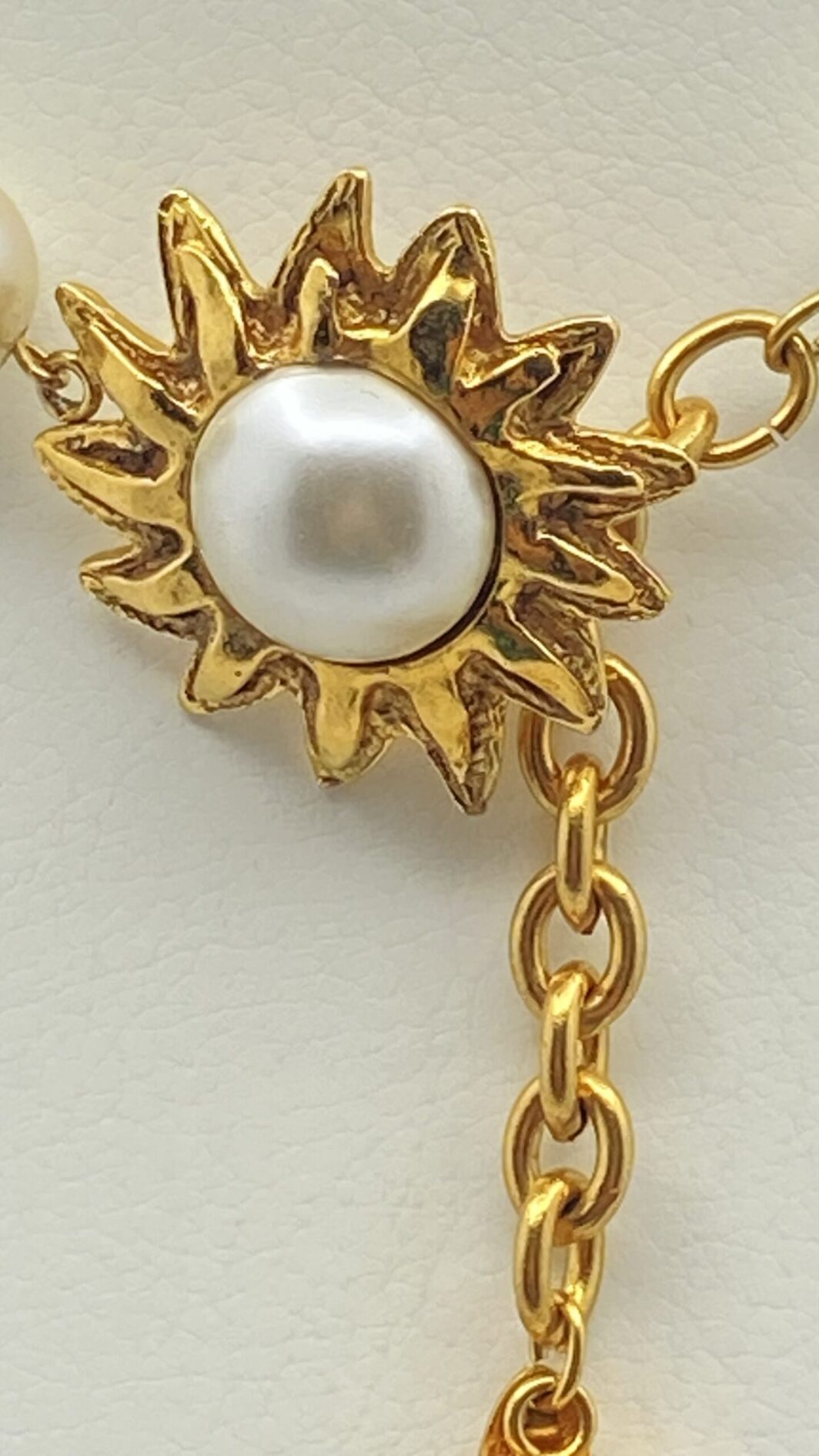 “CHANEL”. COLLIER DI PERLE SUNBURST. PARIGI, COLLEZIONE ANNI ‘90. - immagine 11