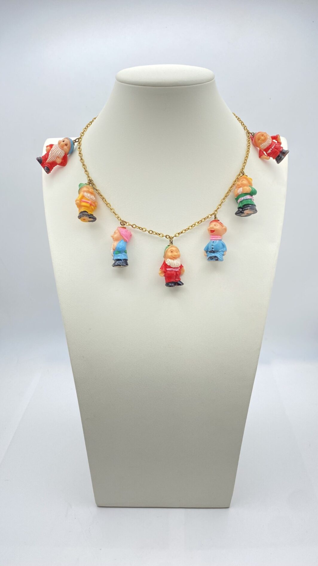 COLLANA VINTAGE ANNI ‘70, “SETTE NANI PER BIANCANEVE”. SOUVENIR DISNEY WORLD ORLANDO.