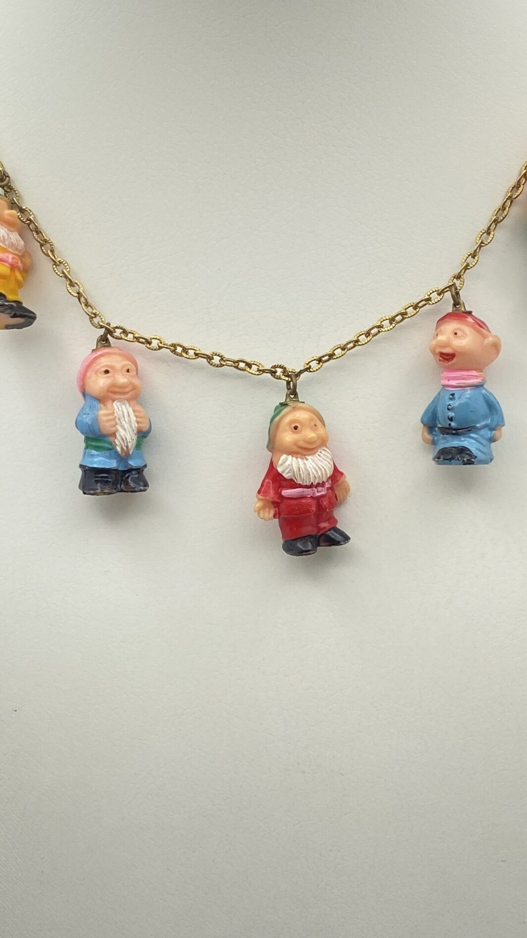 COLLANA VINTAGE ANNI ‘70, “SETTE NANI PER BIANCANEVE”. SOUVENIR DISNEY WORLD ORLANDO. - immagine 4