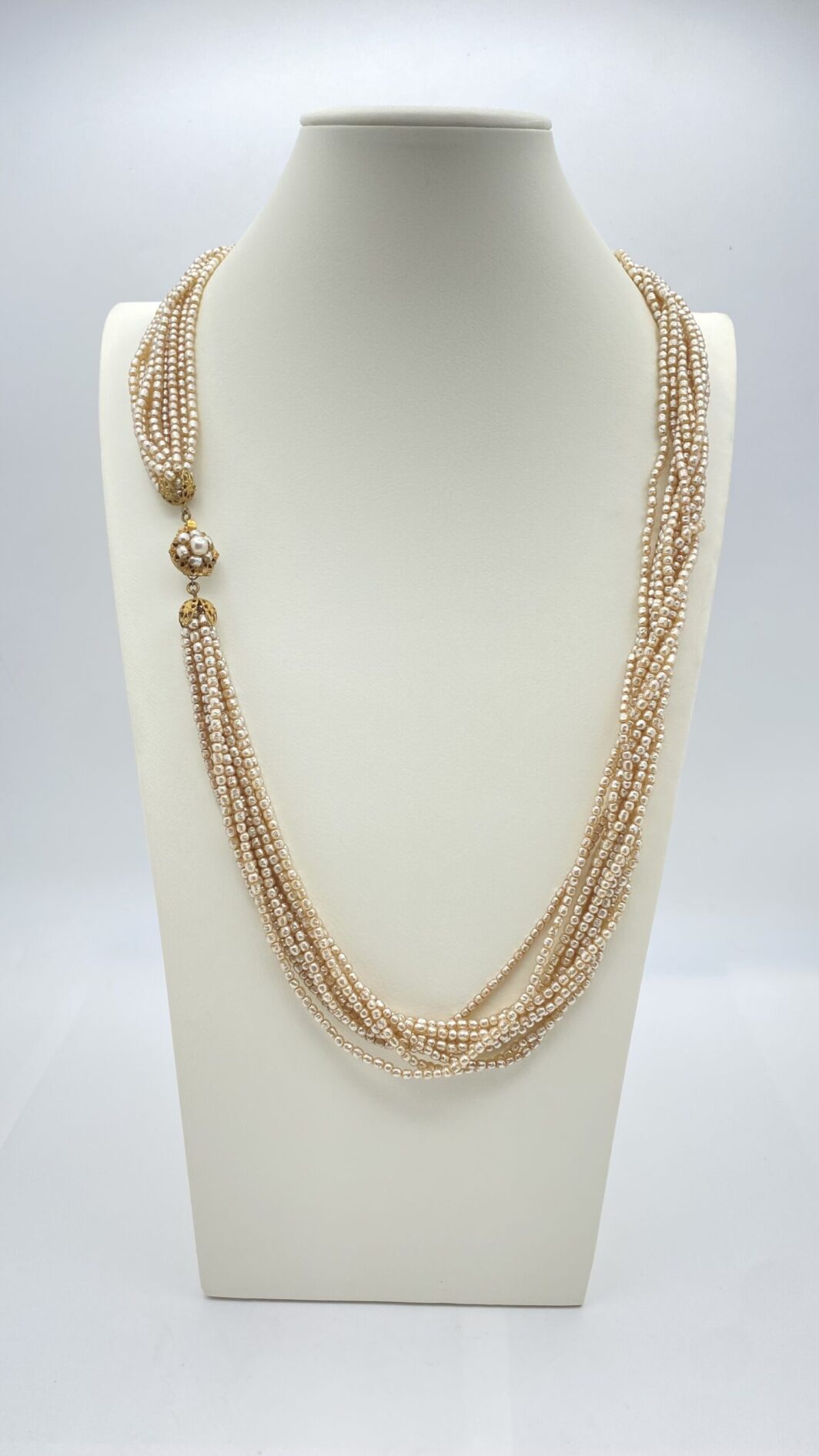 “MIRIAM HASKELL”. COLLANA LUNGA A TORCHON DI PERLE BAROCCHE. BIGIOTTERIA ANNI ‘40. U.S.A. - immagine 2
