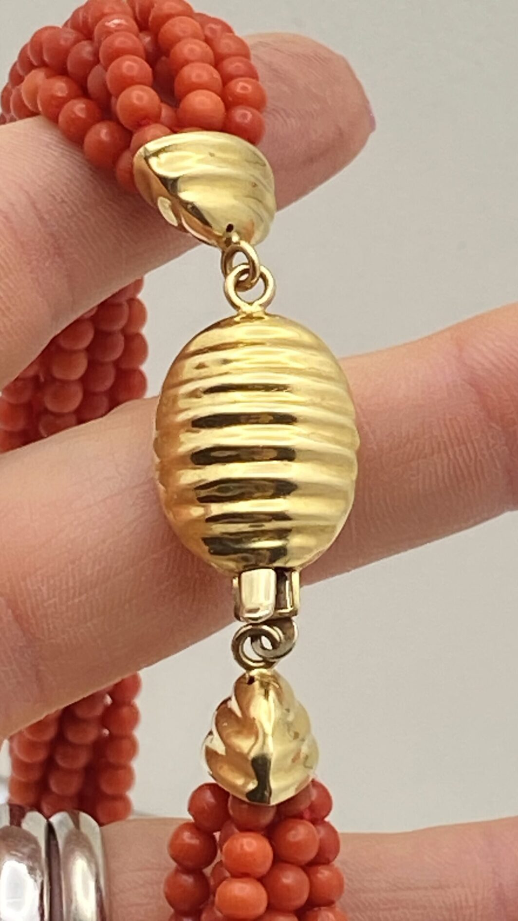 CORALLO SARDO E ORO 18KT. COLLIER VINTAGE. ITALIA ANNI ‘70/‘80. - immagine 11