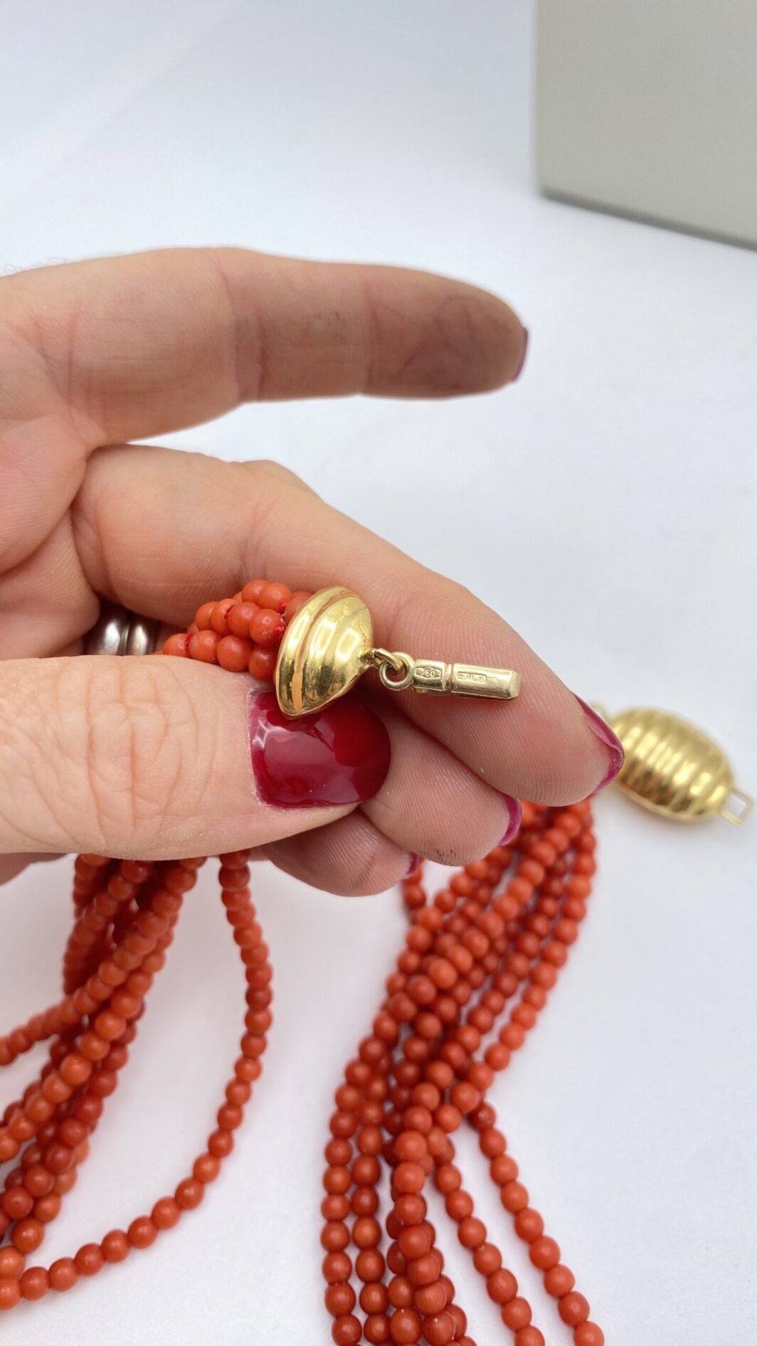 CORALLO SARDO E ORO 18KT. COLLIER VINTAGE. ITALIA ANNI ‘70/‘80. - immagine 18