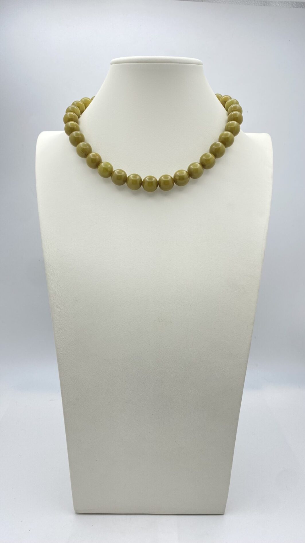 BACHELITE E ORO 18K. GIROCOLLO ANNI ‘40. - immagine 2