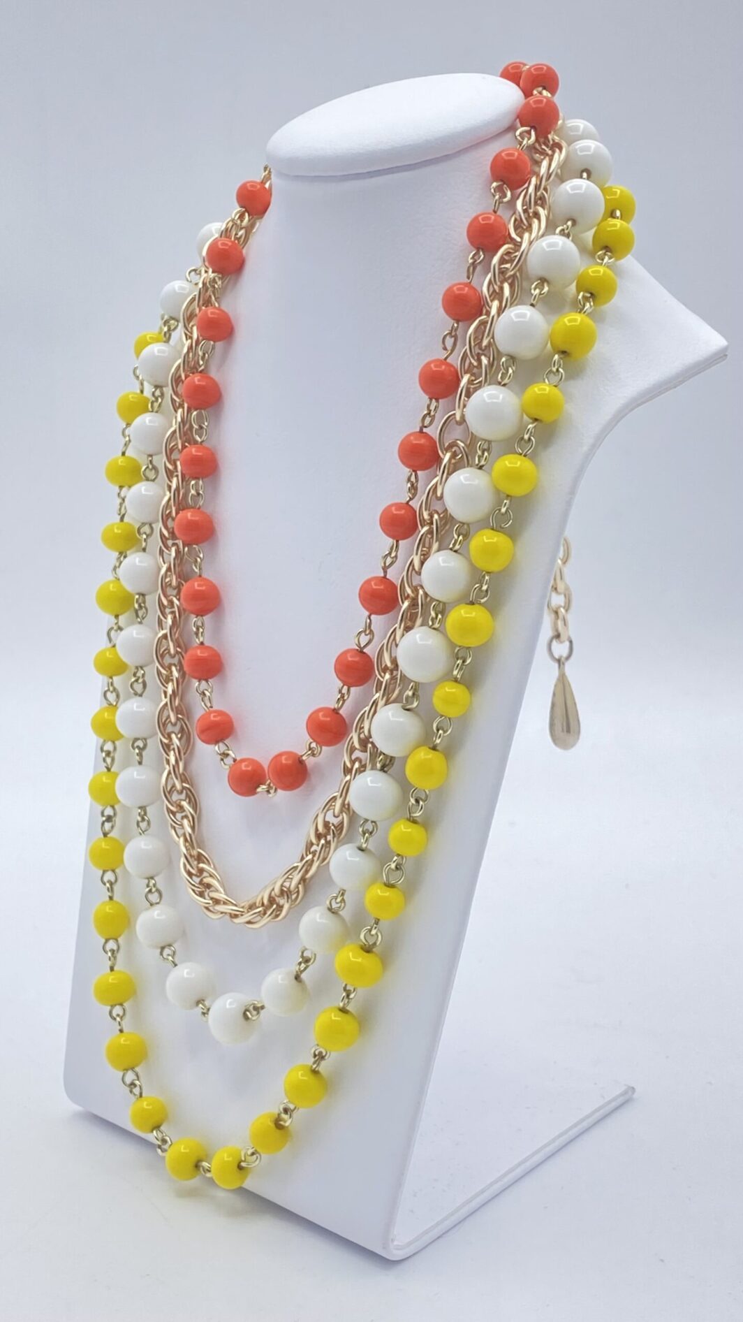 “CORO” COLLIER VINTAGE IN METALLO GOLDTONE E BACHELITE. U.S.A. ANNI ‘40. - immagine 4