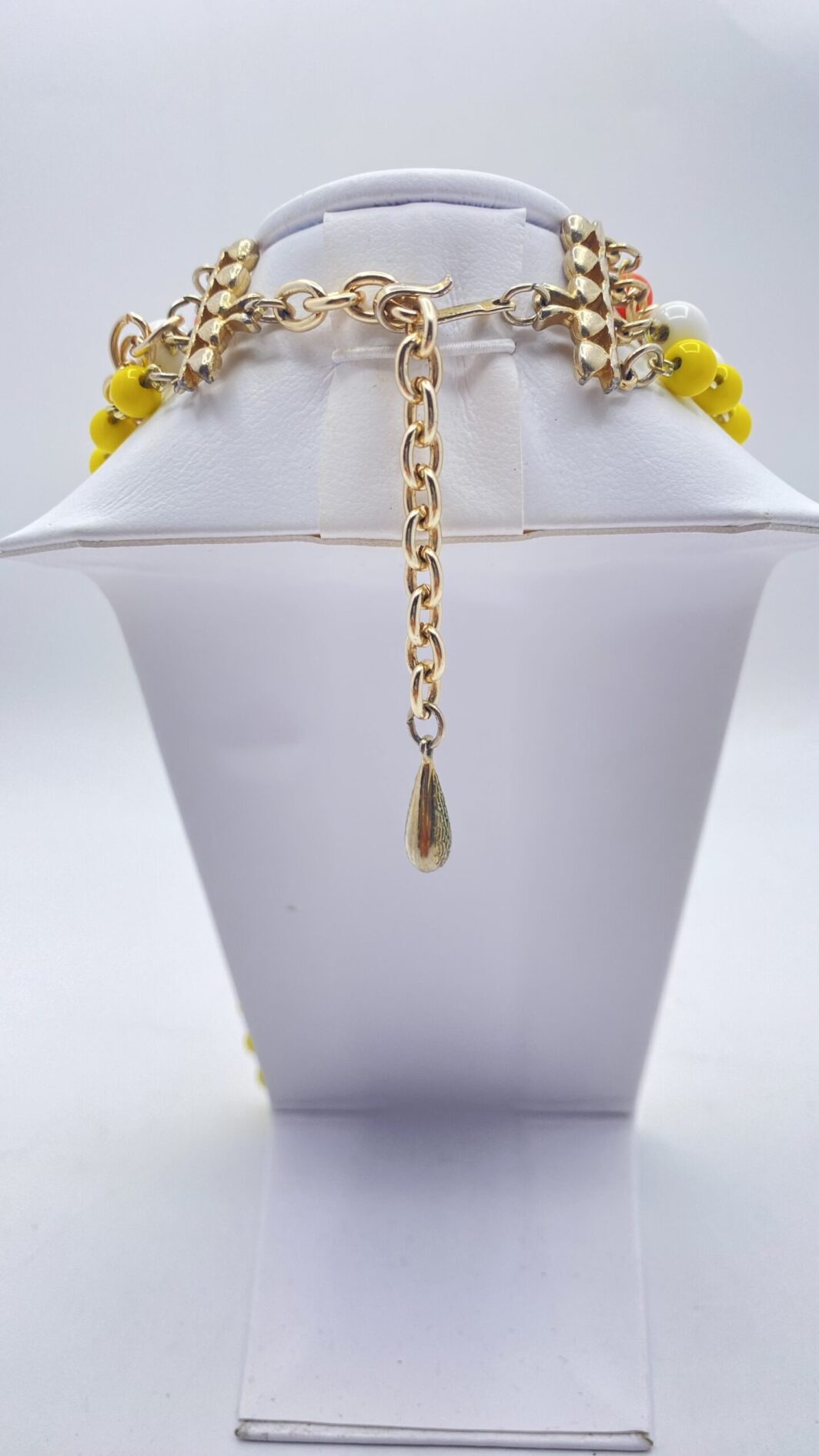“CORO” COLLIER VINTAGE IN METALLO GOLDTONE E BACHELITE. U.S.A. ANNI ‘40. - immagine 7