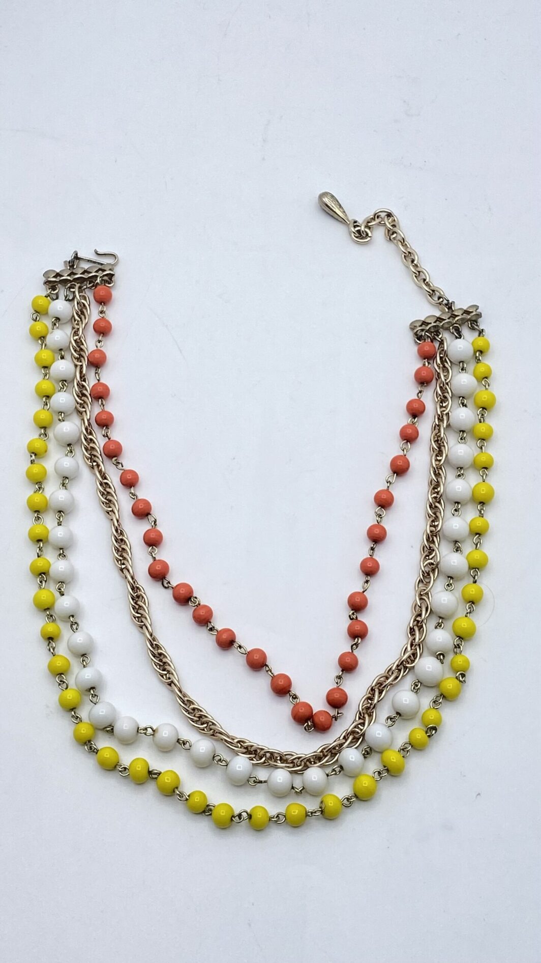 “CORO” COLLIER VINTAGE IN METALLO GOLDTONE E BACHELITE. U.S.A. ANNI ‘40. - immagine 9