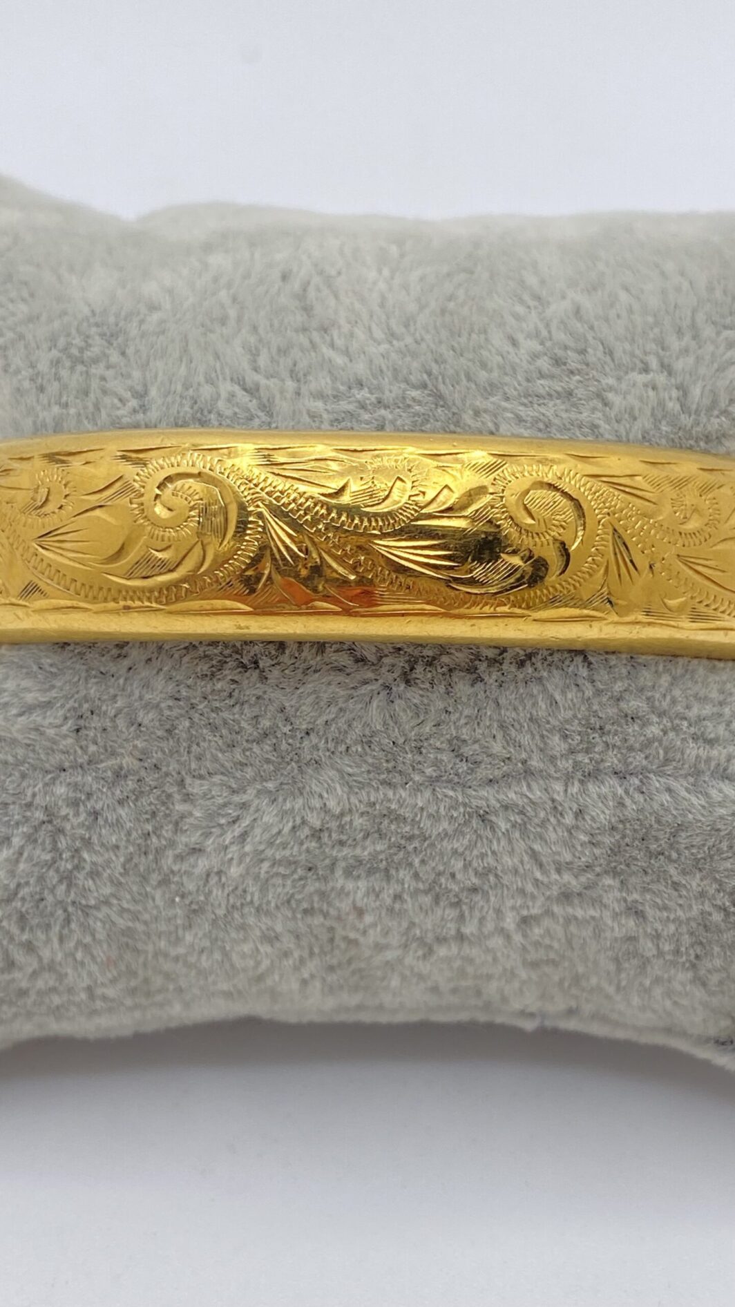 BRACCIALE RIGIDO PLACCATO IN ORO 9KT. U.K. VINTAGE ANNI ‘50. - immagine 4