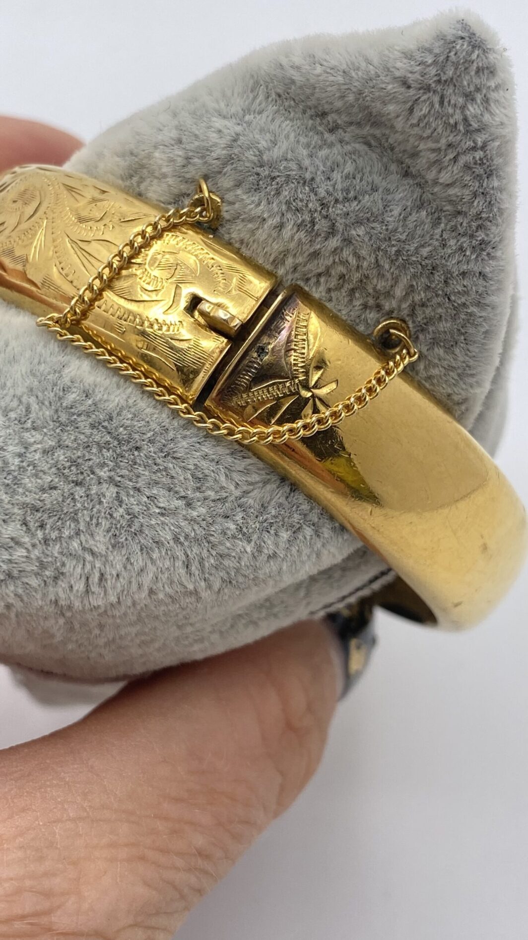 BRACCIALE RIGIDO PLACCATO IN ORO 9KT. U.K. VINTAGE ANNI ‘50. - immagine 8
