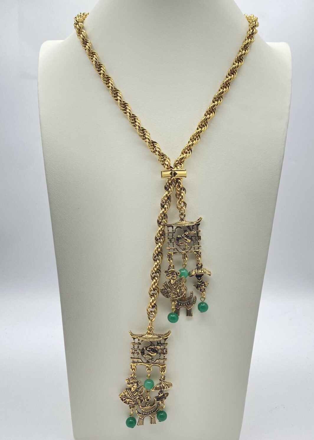 “JULIANA”. COLLANA SALISCENDI IN METALLO GOLDTONE. VINTAGE ANNI ‘70.