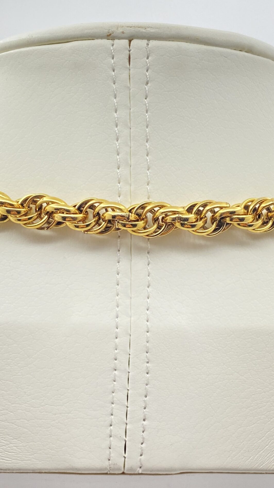 “JULIANA”. COLLANA SALISCENDI IN METALLO GOLDTONE. VINTAGE ANNI ‘70. - immagine 9