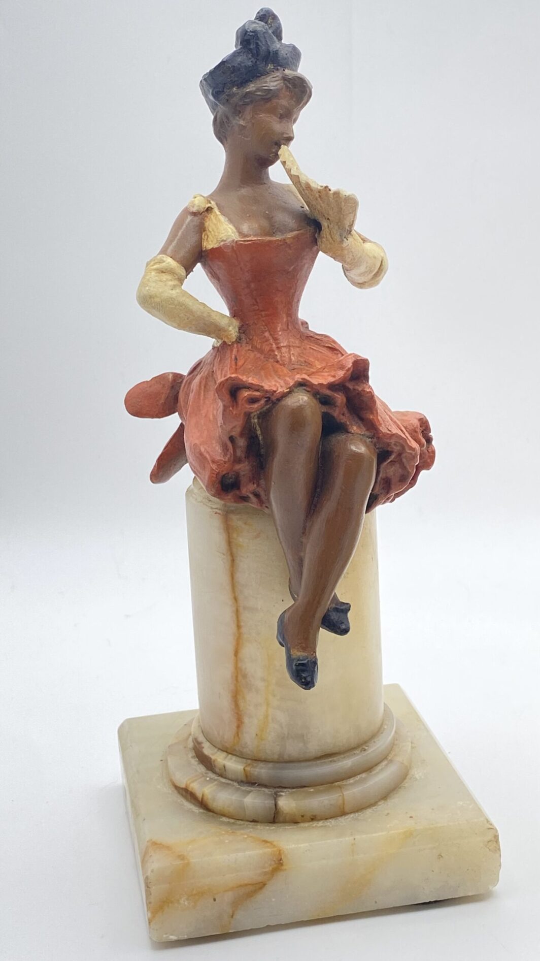 FIGURE DELLA COMMEDIA DELL’ARTE IN ANTIMONIO POLICROMO SU COLONNE DI ALABASTRO. ITALIA, FINE XIX sec. - immagine 31