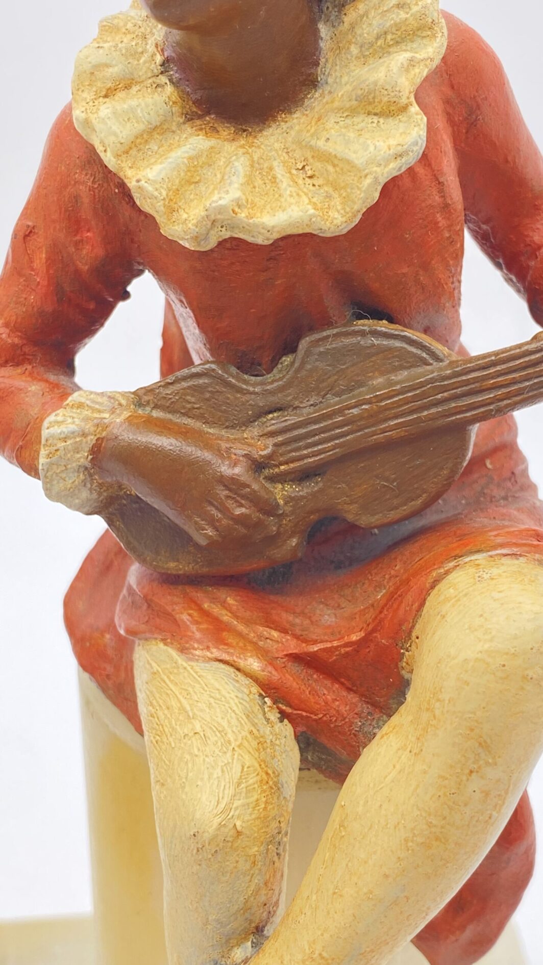 FIGURE DELLA COMMEDIA DELL’ARTE IN ANTIMONIO POLICROMO SU COLONNE DI ALABASTRO. ITALIA, FINE XIX sec. - immagine 17