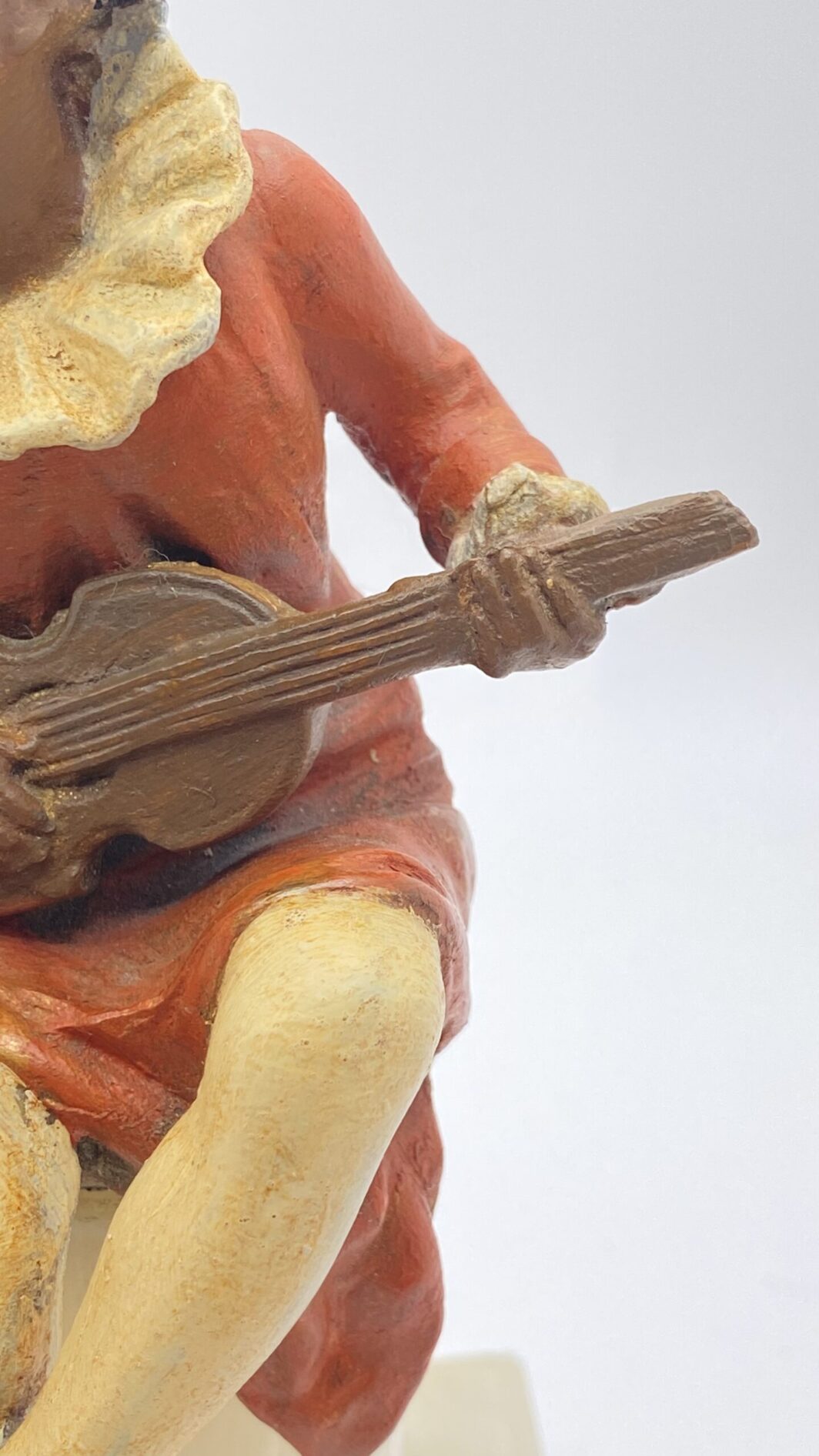 FIGURE DELLA COMMEDIA DELL’ARTE IN ANTIMONIO POLICROMO SU COLONNE DI ALABASTRO. ITALIA, FINE XIX sec. - immagine 16