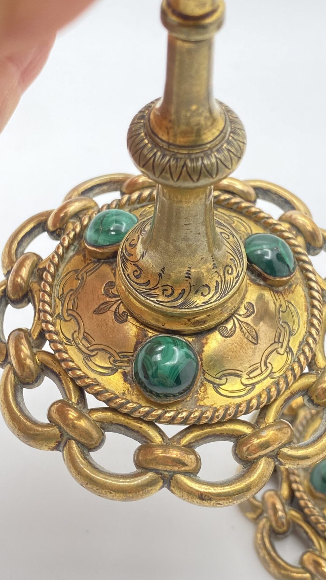 PAIO CANDELIERI DA SCRITTOIO IN BRONZO E MALACHITE. FRANCIA. XIX sec. - immagine 10