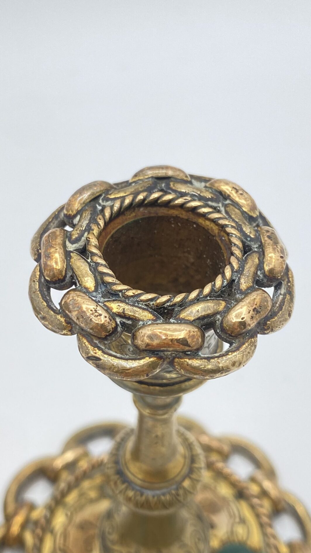 PAIO CANDELIERI DA SCRITTOIO IN BRONZO E MALACHITE. FRANCIA. XIX sec. - immagine 13