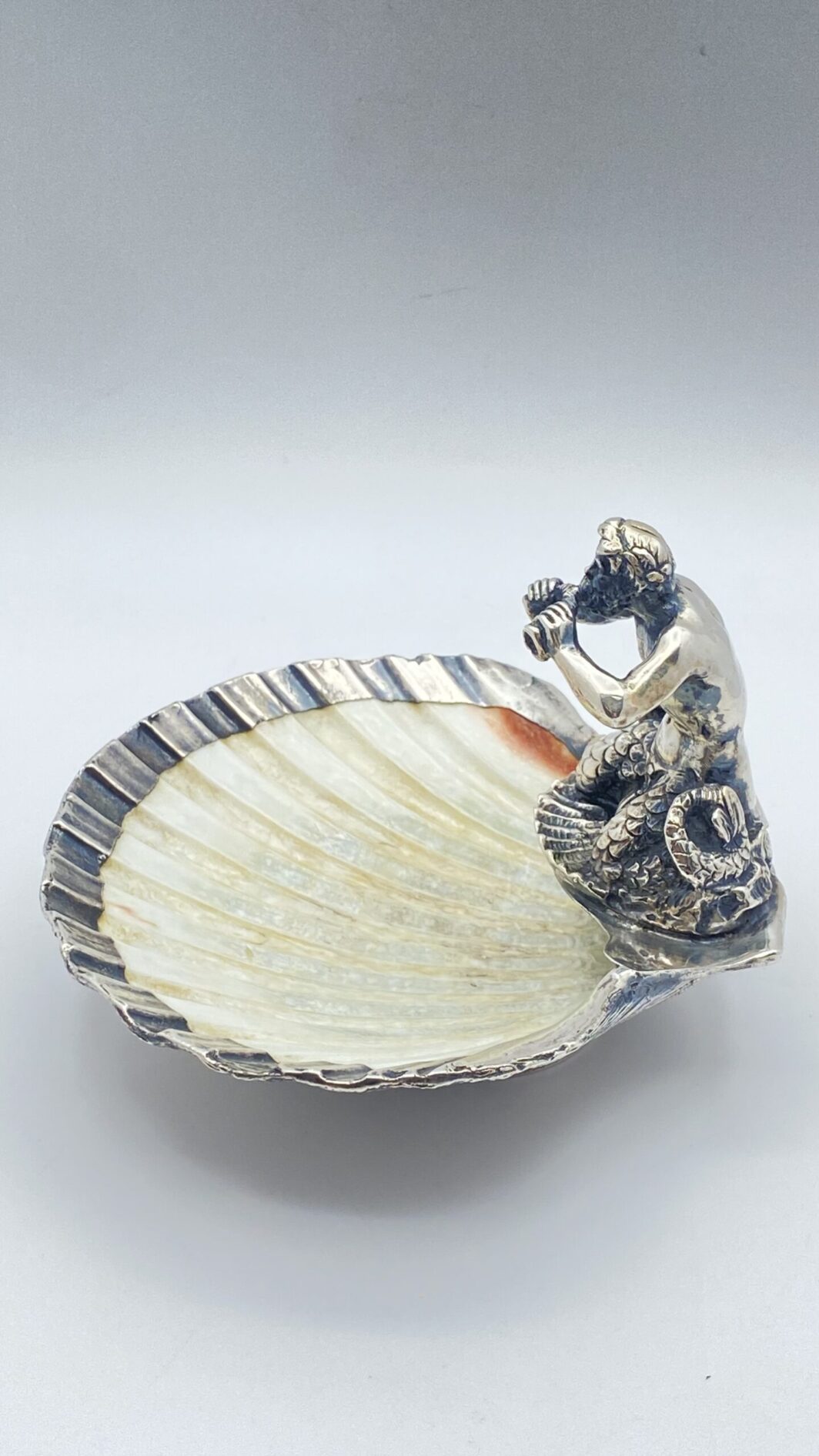 SALVER IN ARGENTO CON FIGURA DI TRITONE SU CONCHIGLIA. VINTAGE ANNI '50 - immagine 11