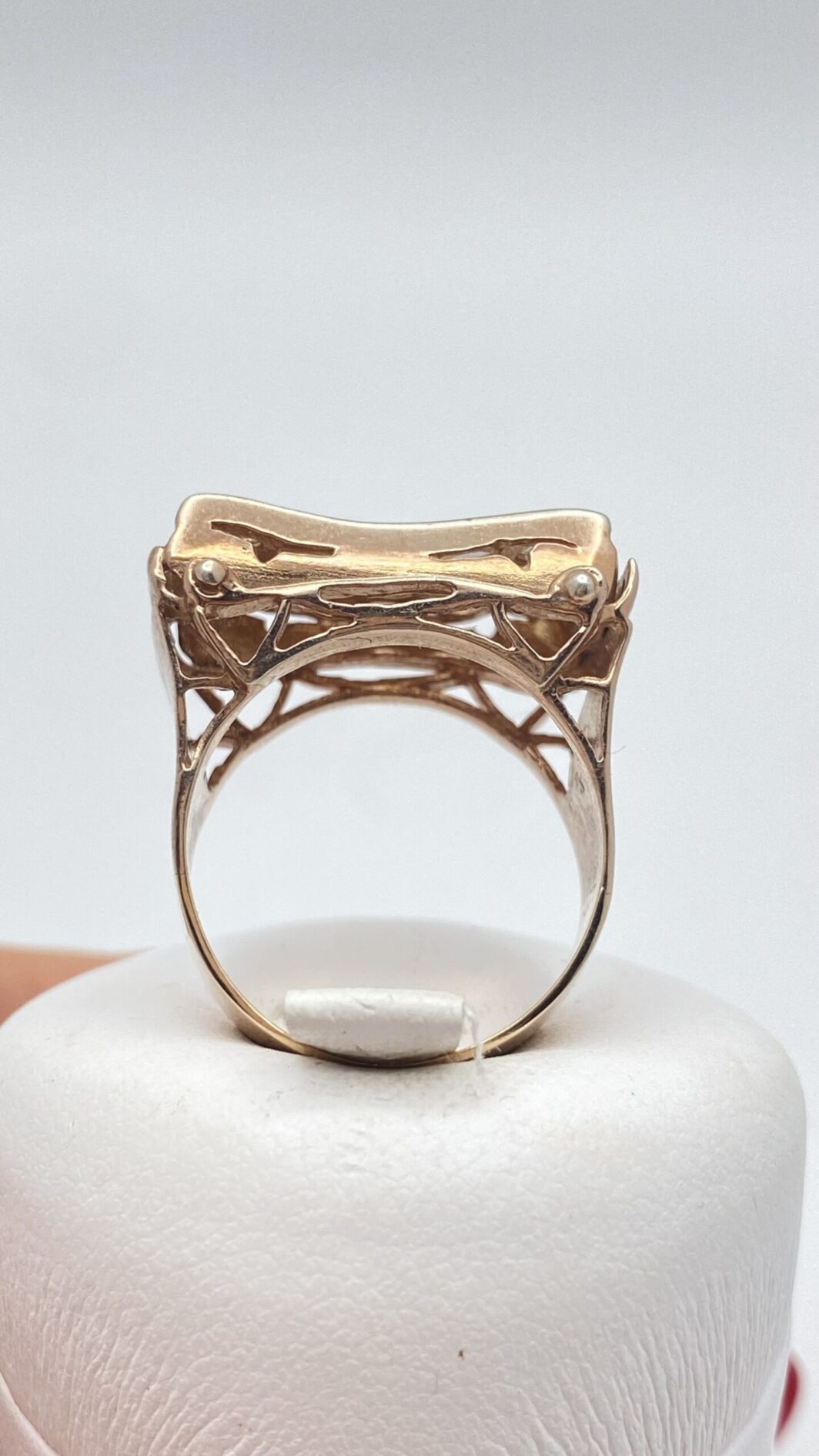 ANELLO ART DECO IN ORO 9kT, ARGENTO E DIAMANTI TAGLIO CORONÈ. - immagine 7