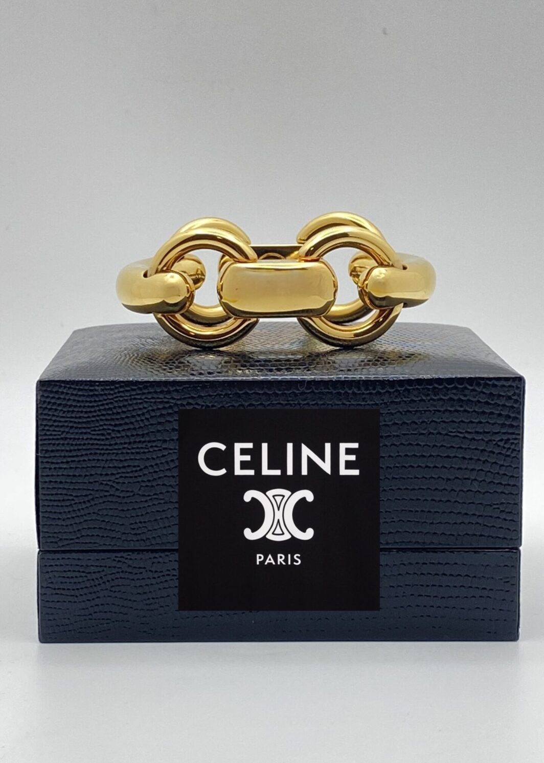 CELINE VINTAGE BOLD GOLD CHAIN BRACELET: L’ESSENZA DEGLI ANNI ’90.