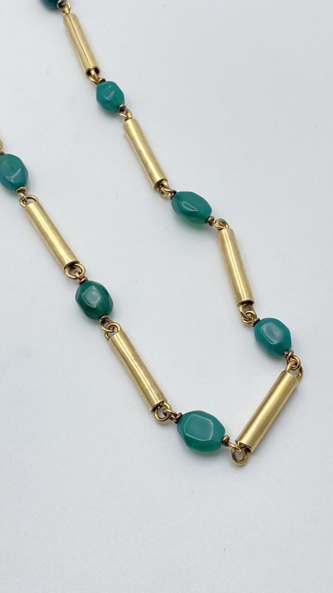 COLLANA ART DECO IN ARGENTO DORATO E AGATE VERDI. FRANCIA ANNI ‘30 ca. - immagine 2